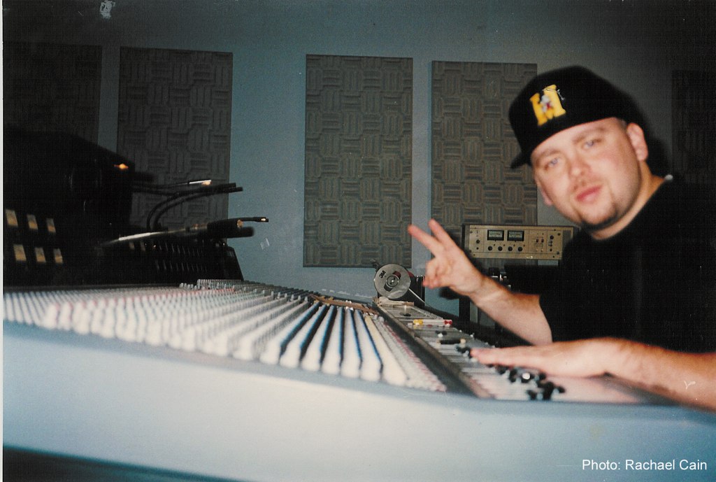 A-17_White_Knight_at_Bang_Studios